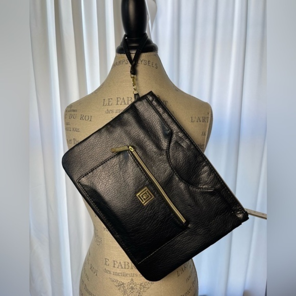 Large Liz Claiborne Black Leather Wristlet With Phone Charger